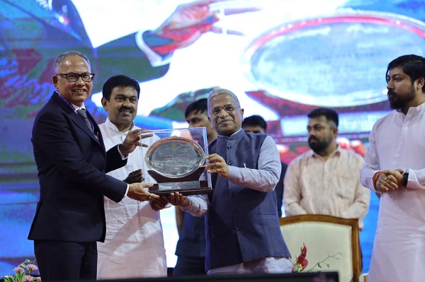 एनएमडीसी को मिला राजभाषा कीर्ति पुरस्कार, प्रबंध निदेशक सुमित देब ने ग्रहण किया पुरस्कार