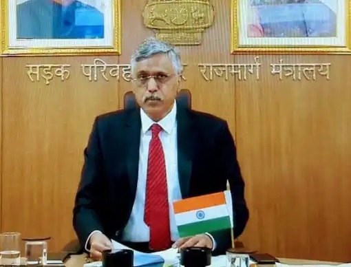 शीर्ष स्तरीय नौकरशाही में फेरबदल, गिरिधर बने नए रक्षा सचिव