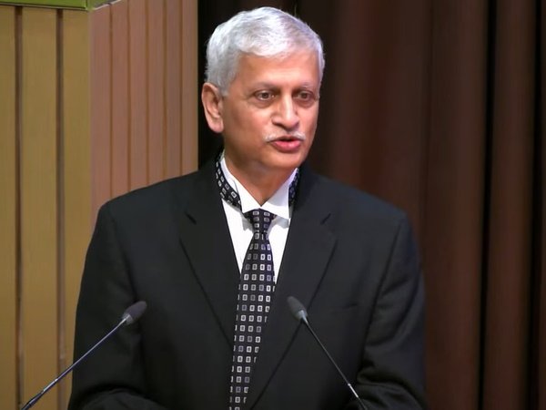  CJI UU Lalit ​विदाई समारोह में हुए भावुक, बोले- 'मेरी यात्रा अब यहीं समाप्त', 10 हजार से ज्यादा मामले निपटाए