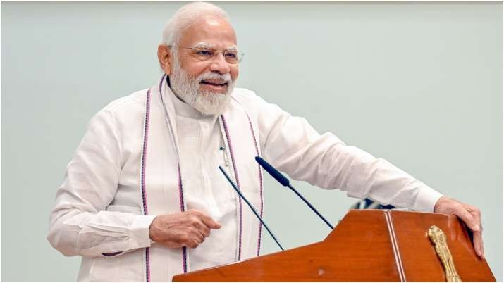 देश पूरी सामर्थ्य से अपनी सभी विविधताओं पर गर्व करते हुए आगे बढ़ रहा : मोदी