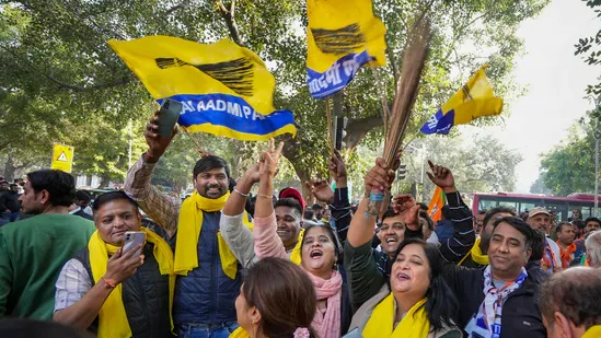 एमसीडी में चला झाड़ू, आप ने जीते 134 सीट, भाजपा दूसरे नंबर पर