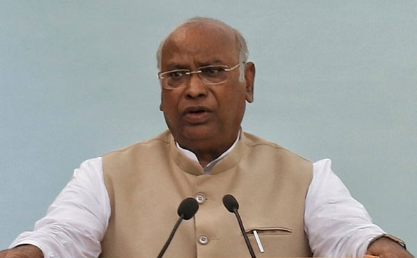 कलबुर्गी में किया गया मल्लिकार्जुन खड़गे का स्वागत