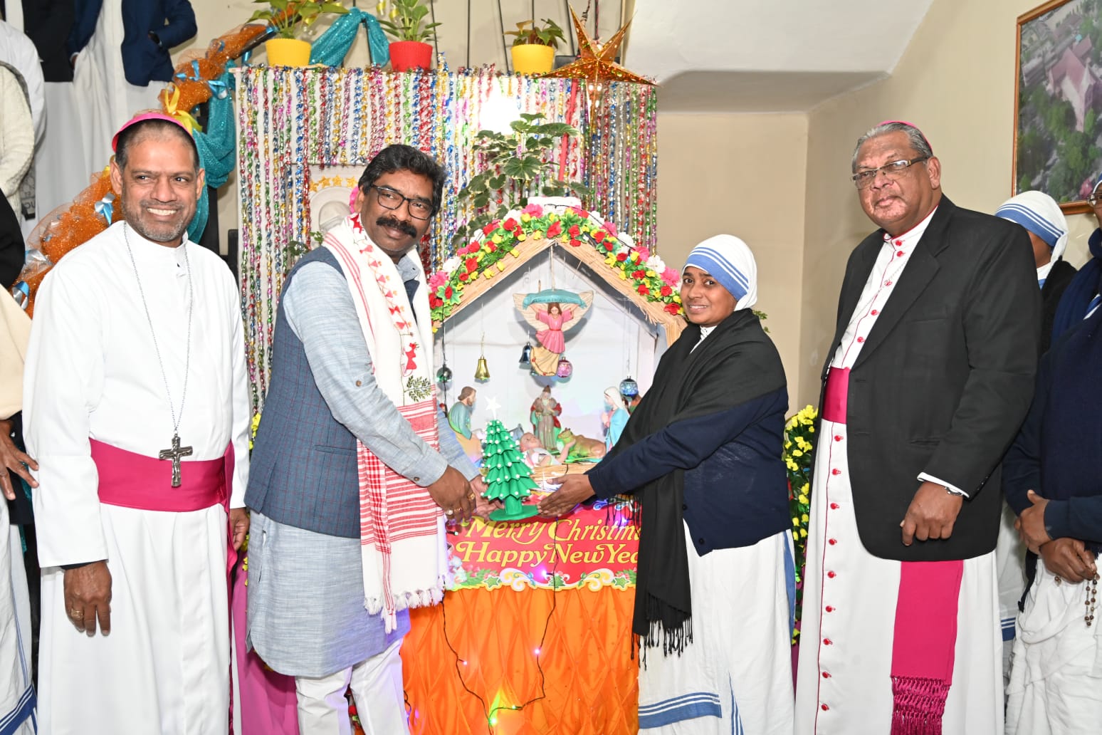 मुख्यमंत्री श्री हेमन्त सोरेन ने आर्चबिशप फेलिक्स टोप्पो&nbsp;से मुलाकात की।