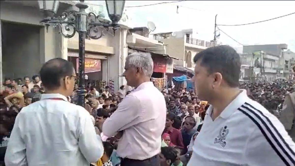  बरसाना में भगदड़, 2 श्रद्धालुओं ने दम तोड़ा