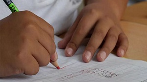 होमवर्क का टेंशन, तीसरी मंजिल से कूद गया छात्र