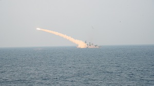 भारतीय नौसेना ने पूर्वी समुद्र-तट पर पूर्वी लहर अभ्यास का संचालन किया