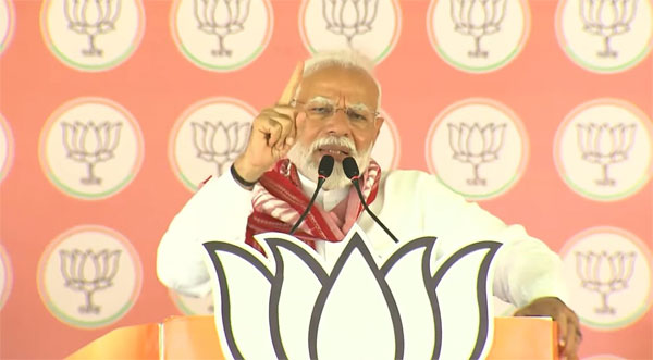  कांग्रेस बार-बार अपने ही देश को डराने की कोशिश कर रही : मोदी