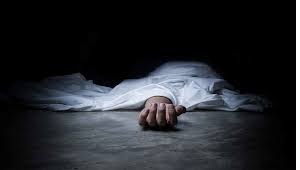 बस के अंदर नहीं थी जगह तो छत पर बैठे लोग, आए गए करंट की चपेट में