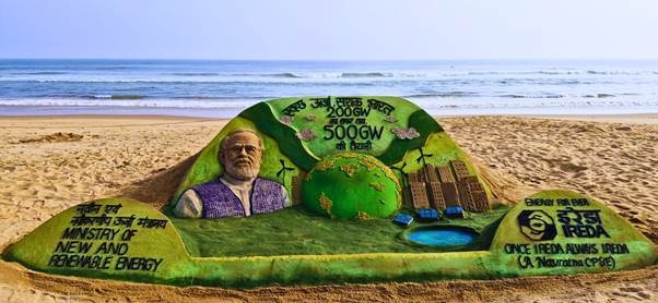 केंद्रीय मंत्री ने 200 गीगावाट अक्षय ऊर्जा की उपलब्धि के सम्मान में सुदर्शन पटनायक की रेत कला को साझा किया