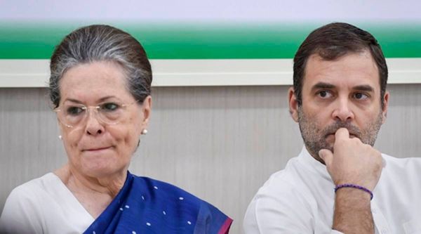 गोवा के बाद फिर कांग्रेस को लगा बड़ा झटका, दो दिग्गजों ने छोड़ा साथ…