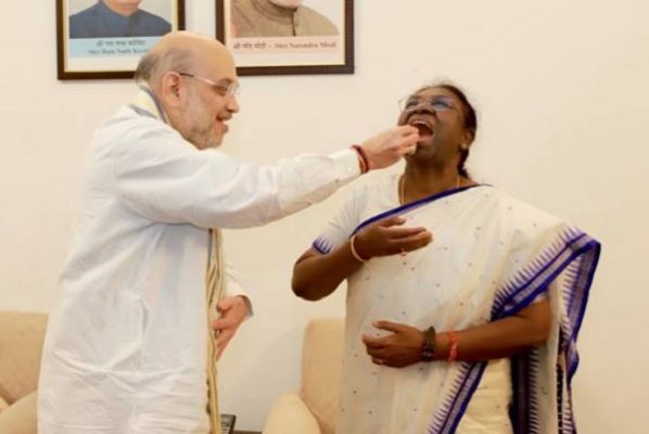अमित शाह ने श्रीमती द्रौपदी मुर्मू से भेंट कर उन्हें शुभकामनाएं दीं