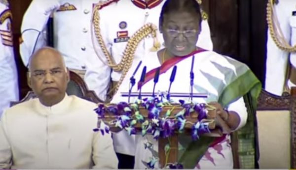 राष्ट्रपति द्रौपदी मुर्मू ने ली शपथ, सीधे सुनें पहला सम्बोधन...
