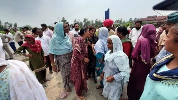 श्रद्धालुओं से भरी ट्राली पलटी : 8 की मौत, 37 घायल