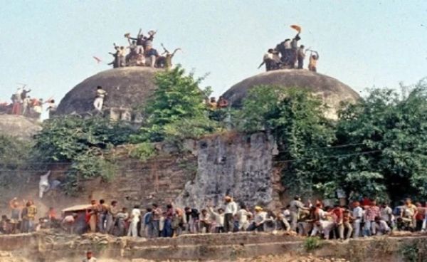 सुप्रीम कोर्ट ने बाबरी मस्जिद के विध्वंस से जुड़े सभी मामलों को किया बंद