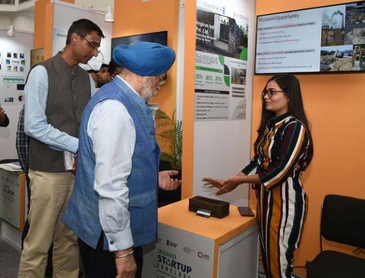 हरदीप पुरी ने स्वच्छता स्टार्टअप चुनौती के चुने हुए स्टार्टअप्स के साथ बातचीत की