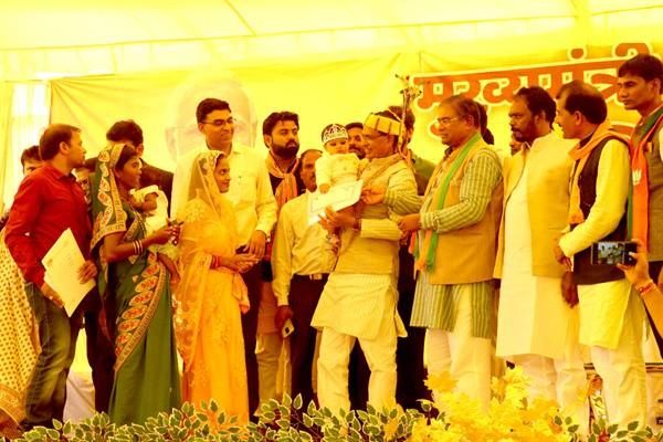 शासन की योजनाओं और निर्माण कार्यों में जनता की संतुष्टि जरूरी : चौहान