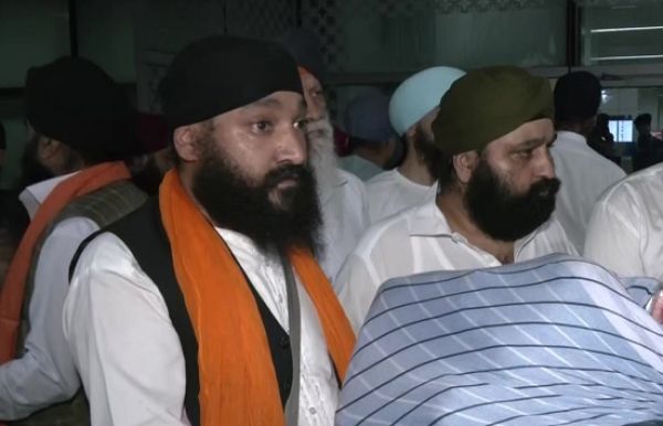 55 सिख अफगानिस्तान से दिल्ली लाए गए, बोले- काबुल में हालात ठीक नहीं