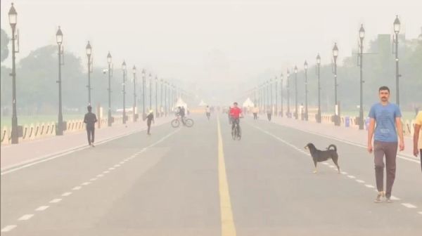 प्रतिबंध के बावजूद जमकर हुई आतिशबाजी... बहुत खराब श्रेणी में पहुंची हवा...