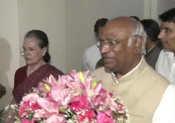 अध्यक्ष बनते ही खड़गे का ऐलान- आधे पद 50 साल से कम उम्र के लोगों को देंगे