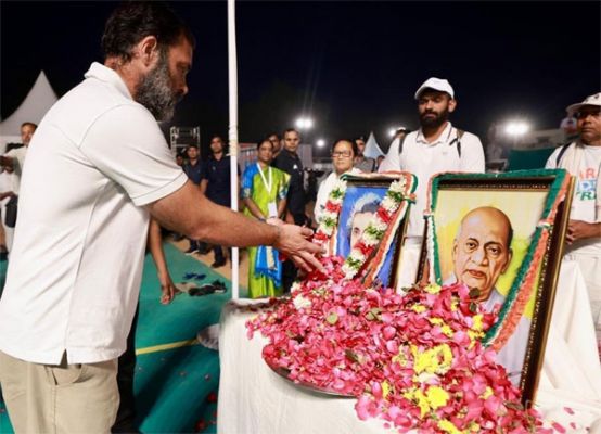 राहुल ने इंदिरा गांधी की पुण्यतिथि पर और सरदार पटेल को उनकी जयंती पर पुष्पांजलि अर्पित की