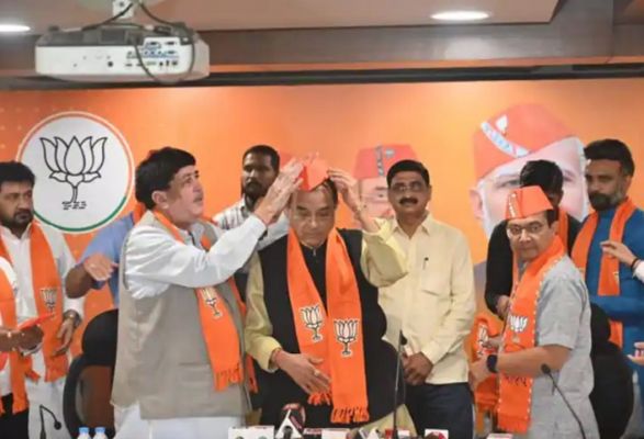 गुजरात चुनाव से पहले कांग्रेस को बड़ा झटका : इस दिग्गज नेता ने छोड़ी पार्टी, थामा बीजेपी का दामन