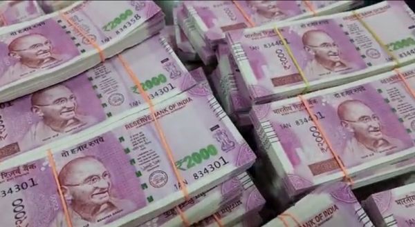 8 करोड़ के नकली नोट के साथ 2 गिरफ्तार...