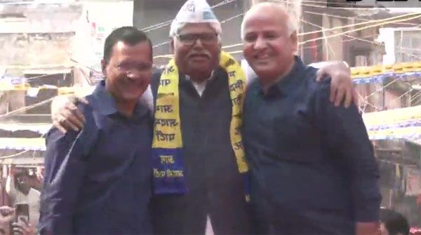 कांग्रेस नेता महाबल मिश्रा MCD चुनाव से पहले AAP में शामिल