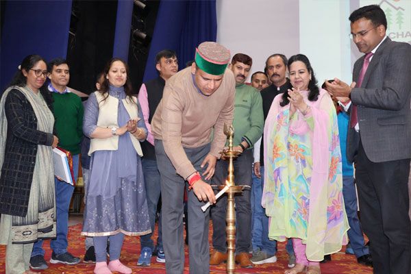 समाज को एकात्मता के सूत्र में पिरोए रखते हैं साहित्य, कला और लेखन : रघुबीर सिंह बाली