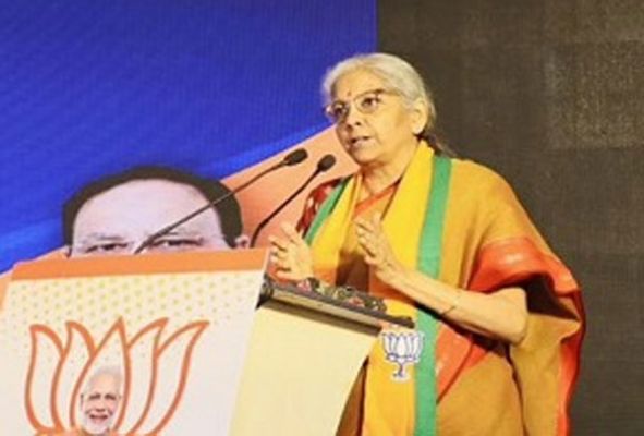  पिछले नौ वर्षों में साढे 3 करोड से अधिक पक्&zwj;के मकान का निर्माण हुआ : निर्मला सीतारामन