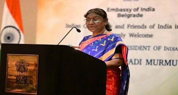  भारत इस दशक के अंत तक विश्&zwj;व की तीसरी सबसे बड़ी अर्थव्&zwj;यवस्&zwj;था हो जाएगा : राष्&zwj;ट्रपति