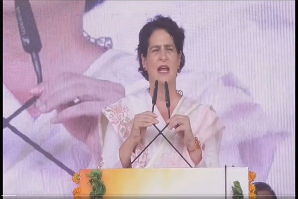  प्रियंका गांधी ने मध्यप्रदेश में किया विधानसभा चुनाव के प्रचार अभियान का श्रीगणेश