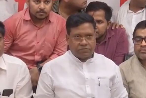  नीतीश मंत्रिमंडल से जीतन राम मांझी के पुत्र संतोष ने दिया इस्तीफा