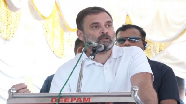 राहुल गांधी ने वायनाड में आदिवासियों को बताया देश का मूल मालिक