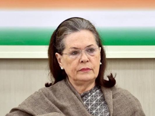 सोनिया गांधी की तबीयत खराब, अस्पताल में भर्ती