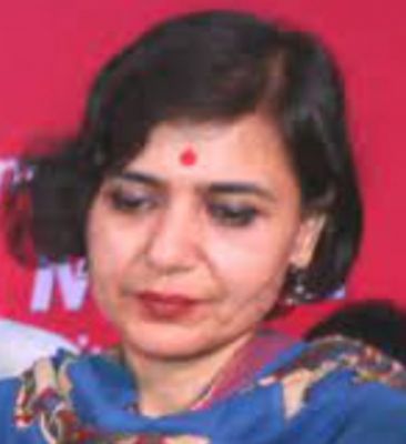 कुत्ता घुमाने के लिए स्टेडियम ख़ाली कराने वाली IAS को केंद्र सरकार ने जबरन रिटायर किया