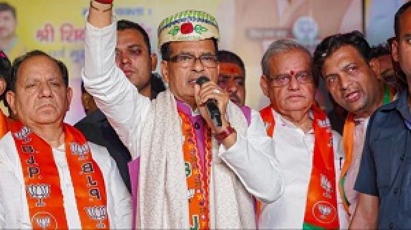 दिल्ली में गरजे शिवराज, बताया 'आप' का मतलब, कहा- 'अहंकारी आदमी पार्टी'