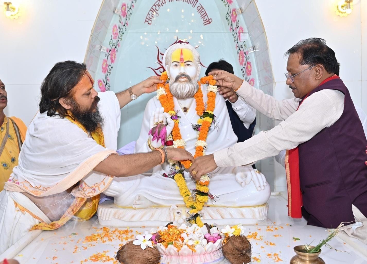 संतों के आशीर्वाद और जनसहयोग से छत्तीसगढ़ आगे बढ़ रहा है विकास और आस्था के मार्ग पर - मुख्यमंत्री श्री विष्णुदेव साय