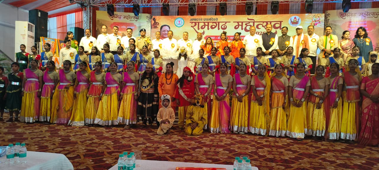 नई दिल्ली के ख्याति प्राप्त कलाकारों की रामलीला, कस्तूरबा विद्यालय की बालिकाओं की मनमोहक प्रस्तुति और कवियों की ओजस्वी रचनाओं ने दर्शकों को किया मंत्रमुग्ध
