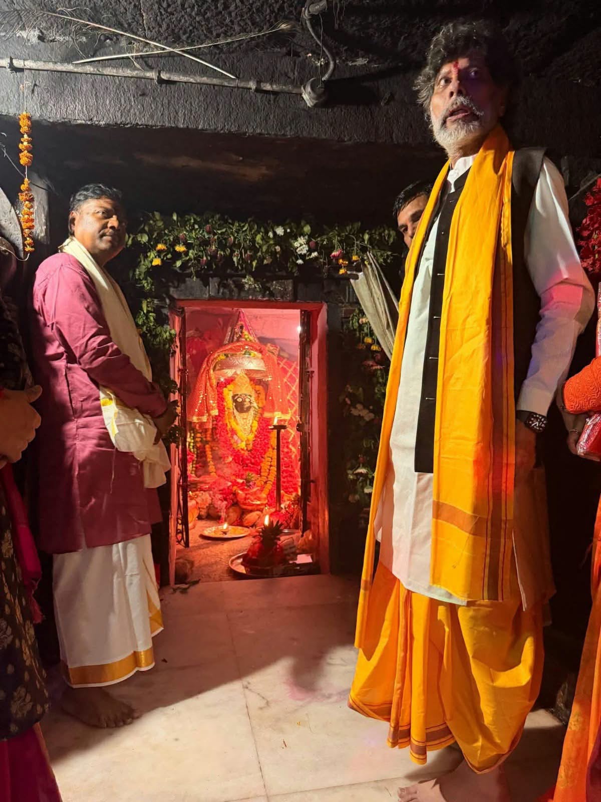भाजपा प्रदेश अध्यक्ष किरण देव और मंत्री केदार कश्यप ने किए माँ दन्तेश्वरी के दर्शन