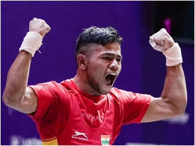 भारोत्तोलक गुरुनायडू सनापति विश्व युवा चैंपियन बने