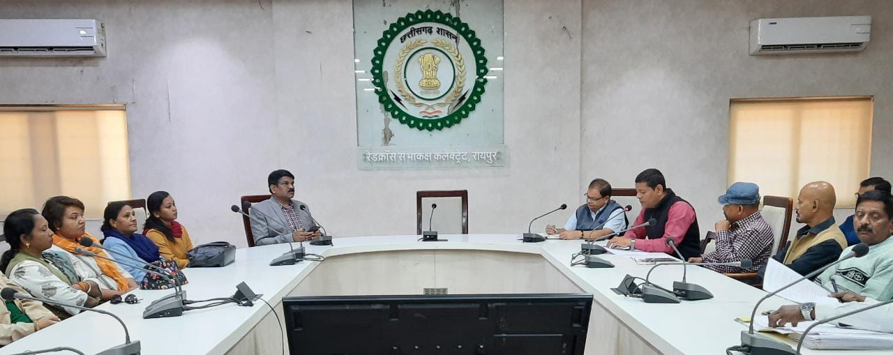 कलेक्टर ने बैठक में संभागीय ओलंपिक की तैयारी के दिए निर्देश