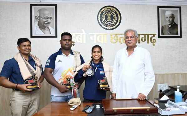 छत्तीसगढ़ की बेटी ज्ञानेश्वरी यादव ने जूनियर वर्ल्ड वेटलिफ्टिंग चैंपियनशिप में जीते तीन रजत पदक