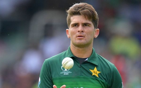पाकिस्तान के शीर्ष क्रिकेटरों ने केंद्रीय अनुबंध पर हस्ताक्षर किए
