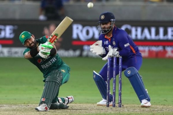एशिया कप : पाकिस्तान ने लिया हार का बदला, रिजवान-नवाब की जोड़ी ने दिलाई जीत