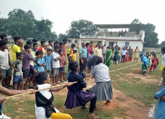 जोन स्तरीय स्पर्धा में प्रतिभागी दिखा रहे दमखम