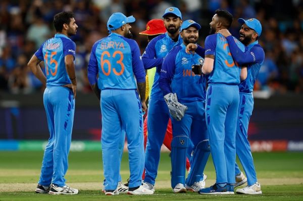 T20 WC : राहुल-सूर्यकुमार की तेज तर्रार पारी ने जिम्बाब्वे को किया ढेर...