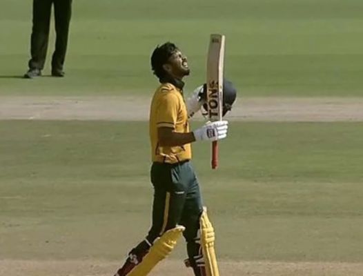एक ओवर में 7 छक्के लगाकर ऋतुराज ने रचा इतिहास...