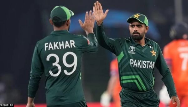  पाकिस्तान ने बांग्लादेश को सात विकेट से हरा सेमी-फाइनल की रेस से किया बाहर