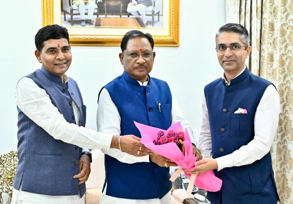 मुख्यमंत्री श्री विष्णु देव साय से ओलंपिक स्वर्ण पदक विजेता शूटर श्री अभिनव बिंद्रा ने की मुलाकात