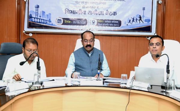 उप मुख्यमंत्री श्री अरुण साव ने विकास कार्यों और योजनाओं के क्रियान्वयन की समीक्षा की